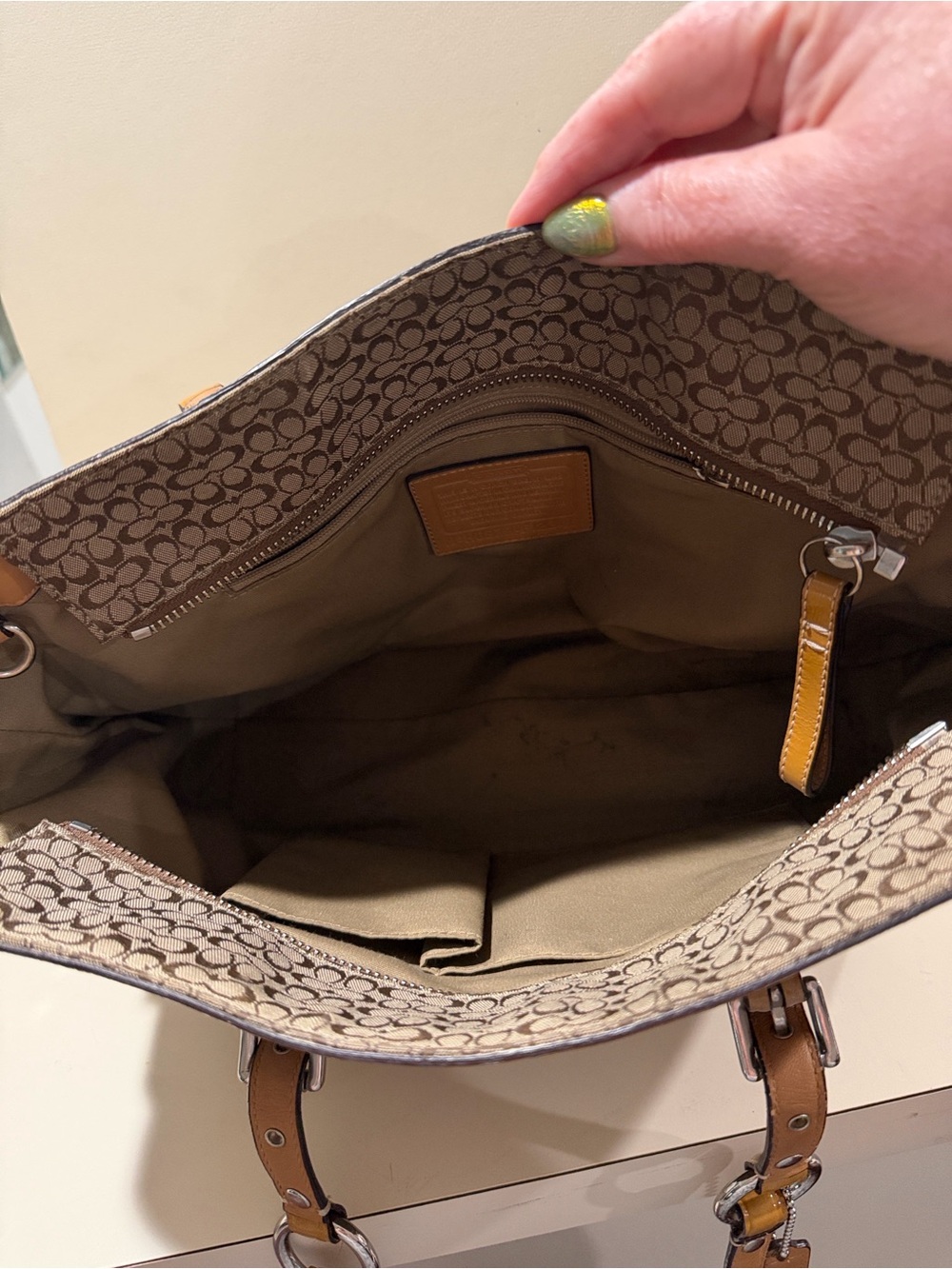 Authentic vintage Coach Signature Gallery Tote Bag khaki Brown w/tan leather - Picture 11 of 16